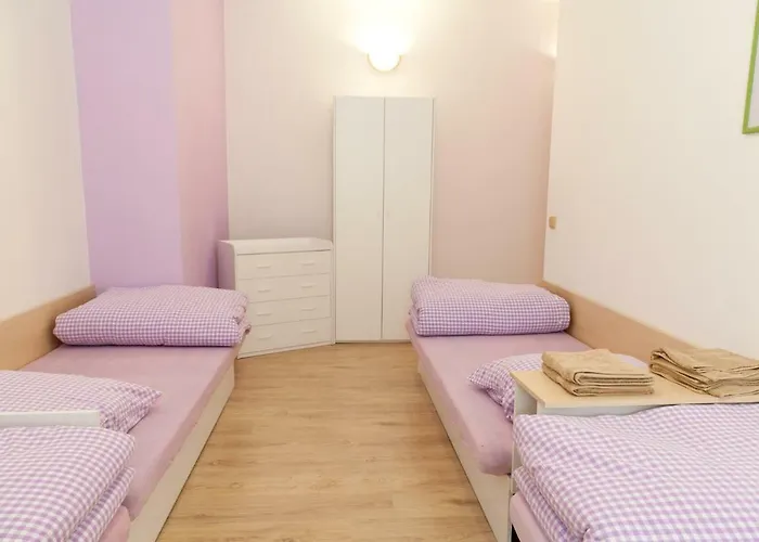 Restaurace Pod Sumarnikem Penzion Tvarozna Lhota