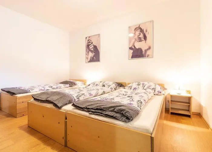 Restaurace Pod Sumarnikem 3* Tvarozna Lhota